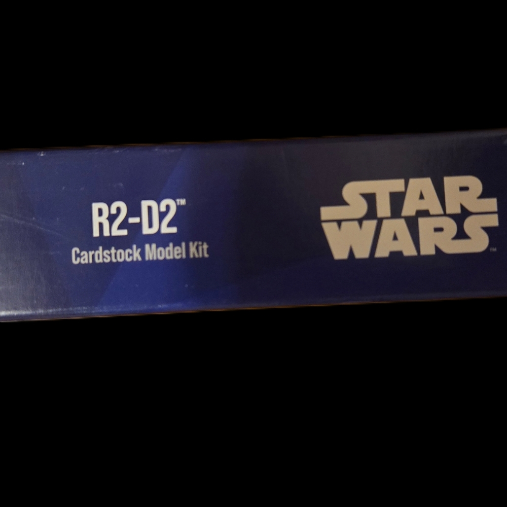 Star Wars R2-D2 Model Kit - Picture 4 of 5